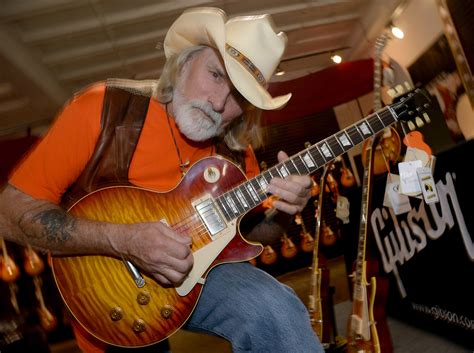 what kind of guitar does dickey betts play